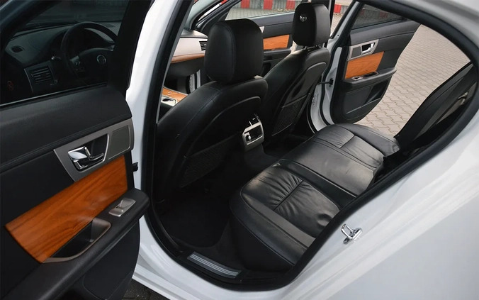 Jaguar XF cena 49900 przebieg: 219000, rok produkcji 2011 z Piwniczna-Zdrój małe 781